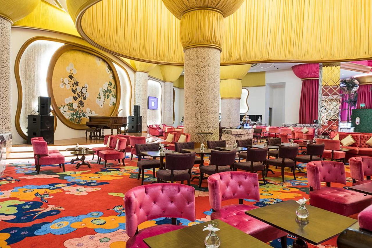 Okada Manila Ξενοδοχείο Πασάι Εξωτερικό φωτογραφία The lobby of the Wynn