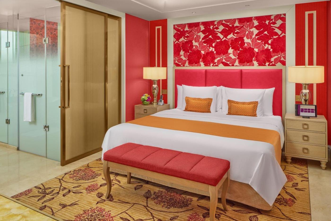 Okada Manila Ξενοδοχείο Πασάι Εξωτερικό φωτογραφία A bedroom at the hotel