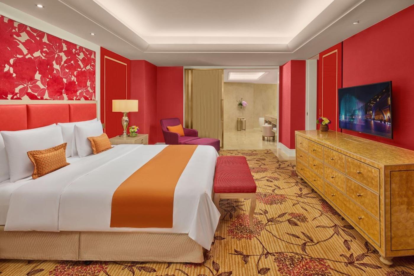 Okada Manila Ξενοδοχείο Πασάι Εξωτερικό φωτογραφία A guest room at the MGM Grand Hotel